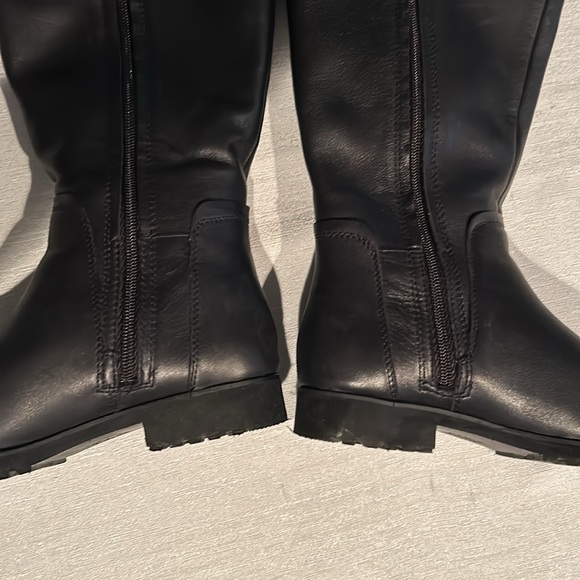 Naturalizer Women’s Tall Black Boots w/ Textured Bottom Size 6.5 Like new - Picture 3 of 16